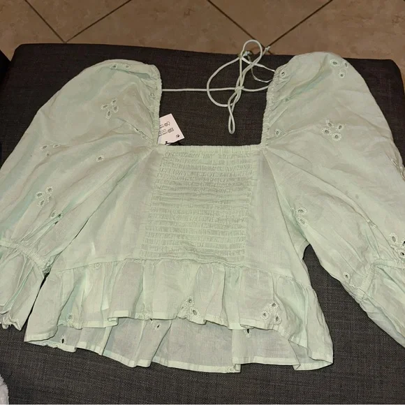 NWT Zara Embroidered Eyelet Blouse Size bloggers fave - Picture 7 of 12